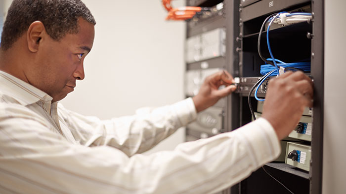 10 questions que les responsables informatiques doivent poser lors de la migration des données médicales