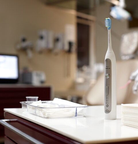 Comparaison entre les brosses à dents Philips Sonicare FlexCare Platinum et Oral-B 6000