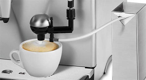 Le premier mousseur à lait automatique de Saeco, le Cappuccinatore (1996)