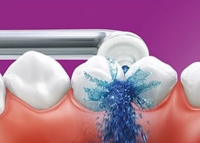 Philips-Sonicare-Airfloss-in-action