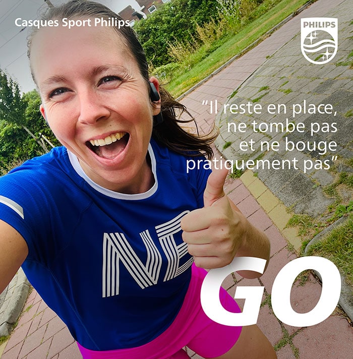 hommes faisant de lexercice avec des ecouteurs de sport