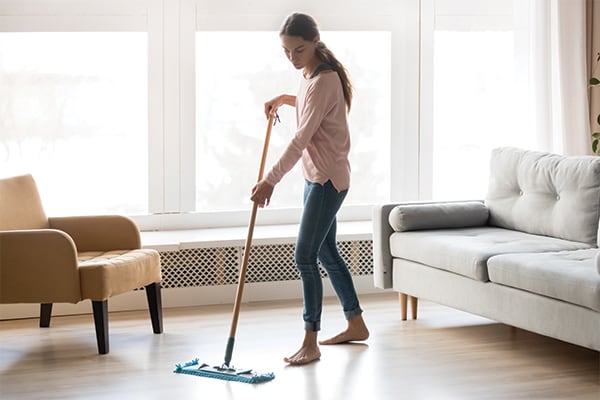 Nettoyage des sols : conseils de nos hommes/femmes de ménage