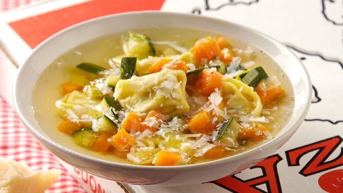 Soupe de tortellinis aux légumes - Recette entrée | Philips