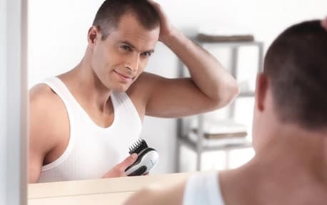 Coupe militaire pour homme à la maison