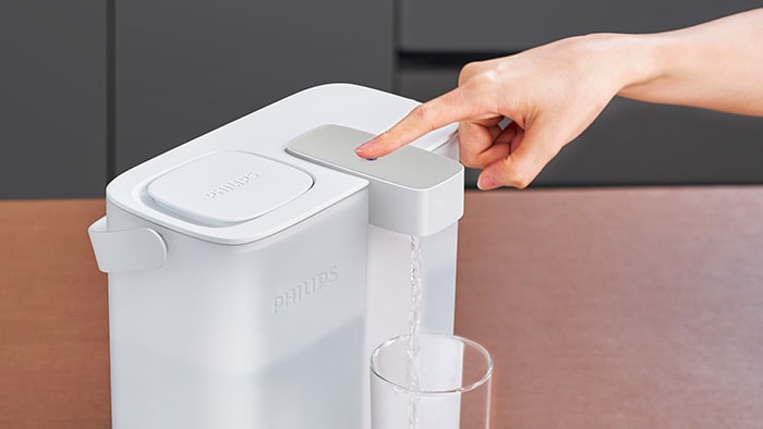 Carafe filtrante Philips 1,5 L avec indicateur digital de changement de  filtre fournie avec 1 cartouche pour 200 litres d'eau filtrée