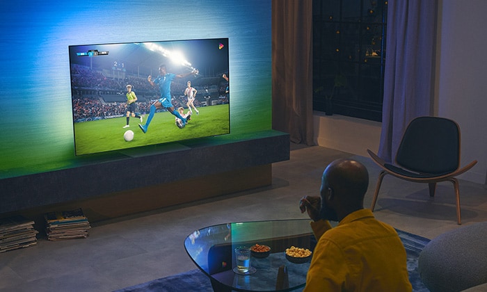 Bon plan : le TV 4K HDR Philips Ambilight de 65 pouces est à 849€ [-43%] -  CNET France